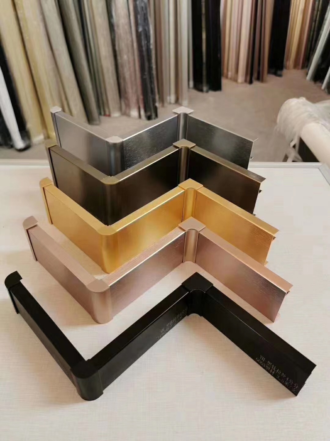 铝合金踢脚线颜色搭配