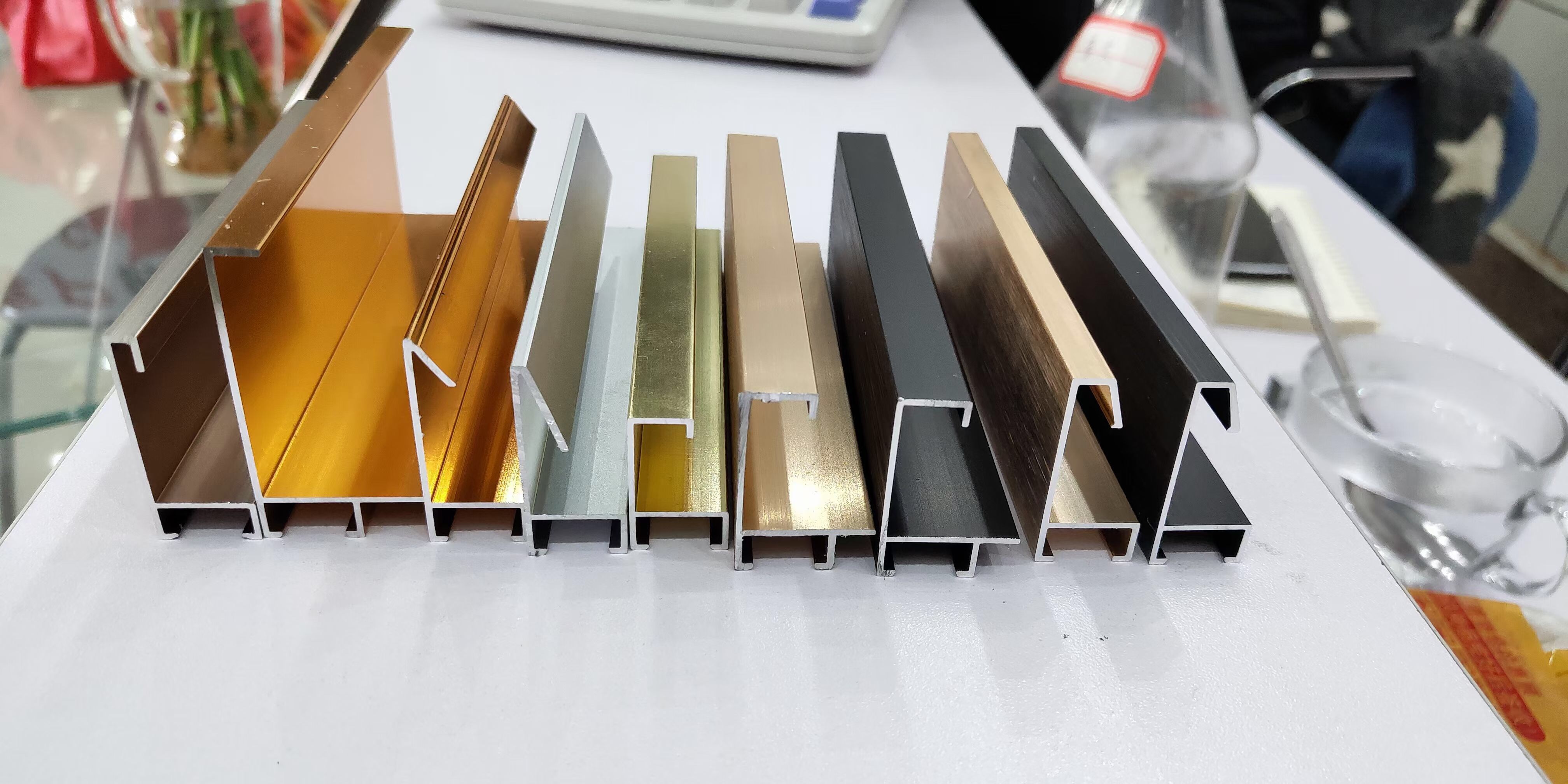 画框铝型材为何会氧化腐蚀?